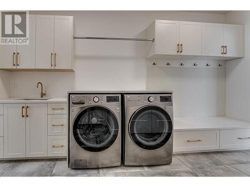 7155 Apex Drive, Vernon, BC - Indoor Photo Showing Laundry Room