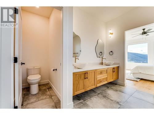 7155 Apex Drive, Vernon, BC - Indoor Photo Showing Bathroom