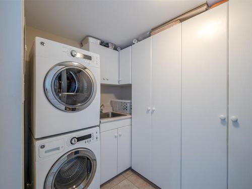 602-86 Lakeshore Drive, Penticton, BC - Indoor Photo Showing Laundry Room