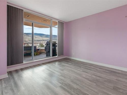 707-160 Lakeshore Drive, Penticton, BC - Indoor Photo Showing Other Room
