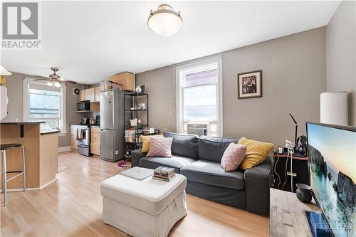 Unit 2 - 280 Arlington Avenue, Ottawa, ON - Indoor Photo Showing Living Room