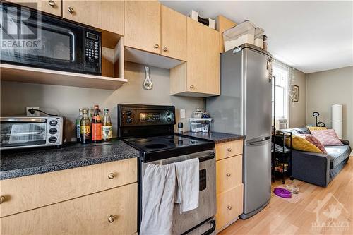 Unit 2 - 280 Arlington Avenue, Ottawa, ON - Indoor Photo Showing Kitchen