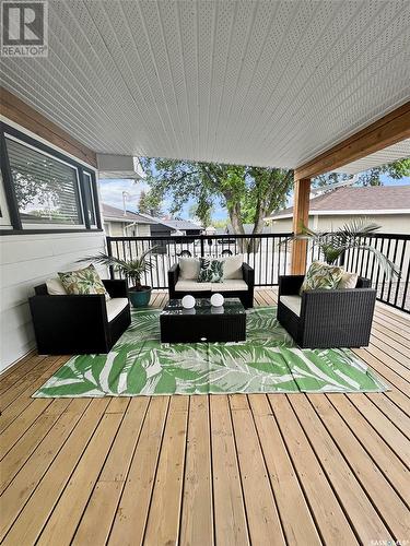 582 5Th Avenue Nw, Swift Current, SK - Outdoor With Deck Patio Veranda