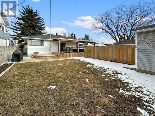 582 5Th Avenue Nw, Swift Current, SK - Outdoor With Deck Patio Veranda