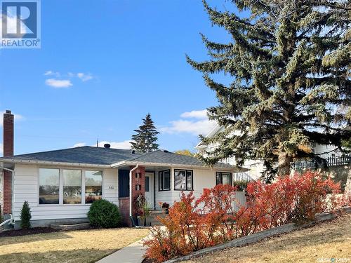 582 5Th Avenue Nw, Swift Current, SK - Outdoor