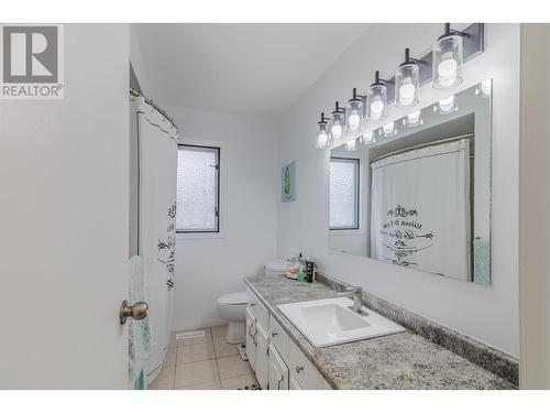 4715 Parker Court, 108 Mile Ranch, BC - Indoor Photo Showing Bathroom