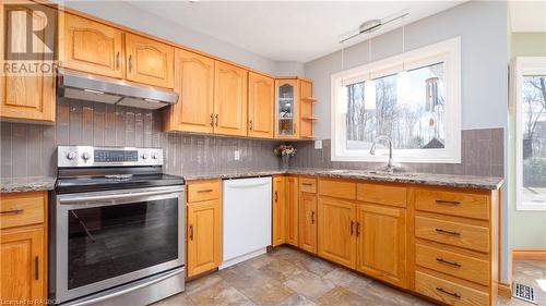 2 Sauble Woods Cres N, Sauble Beach, ON - Indoor Photo Showing Kitchen