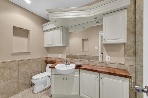 Main Bathroom - 90 Strada Boulevard, St. Catharines, ON - Indoor Photo Showing Bathroom