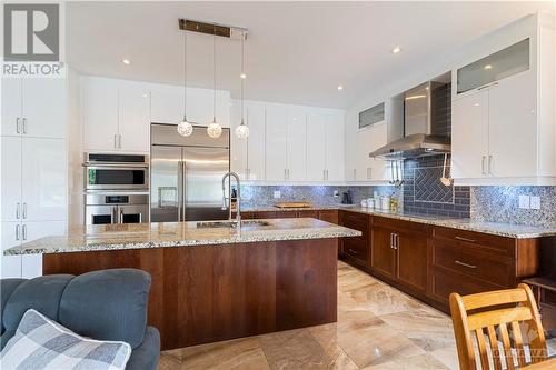 1070 Docteur Corbeil Boulevard, Rockland, ON - Indoor Photo Showing Kitchen With Upgraded Kitchen