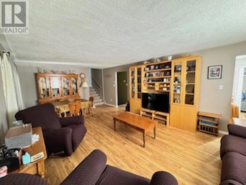 3 Seventh Ave, Hornepayne, ON - Indoor Photo Showing Living Room