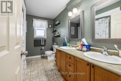 160 Shannonville Rd, Tyendinaga, ON - Indoor Photo Showing Bathroom