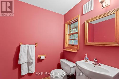 1585 County 46 Road, Havelock-Belmont-Methuen, ON - Indoor Photo Showing Bathroom