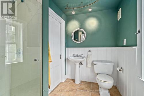 374 Bloomfield Main St, Prince Edward County, ON - Indoor Photo Showing Bathroom