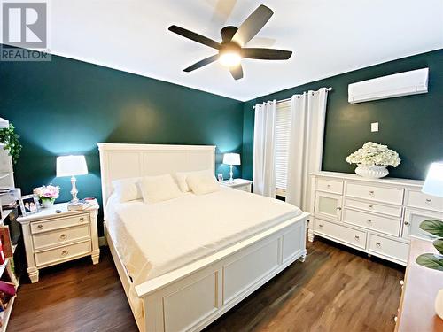 4350 Ponderosa Drive Unit# 220, Peachland, BC - Indoor Photo Showing Bedroom