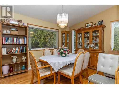 6221 37 Street Ne, Salmon Arm, BC - Indoor Photo Showing Dining Room