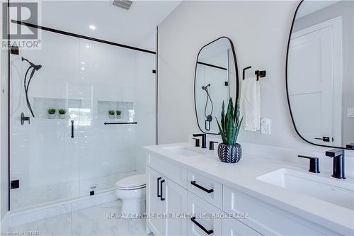 102 Harvest Lane, Dutton/Dunwich, ON - Indoor Photo Showing Bathroom