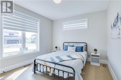 102 Harvest Lane, Dutton/Dunwich, ON - Indoor Photo Showing Bedroom