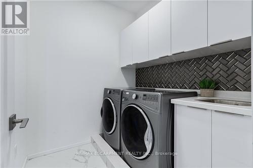32 Sunrow Gate, Hamilton, ON - Indoor Photo Showing Laundry Room