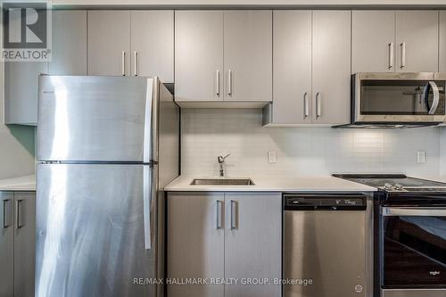 1006 - 15 Queen Street S, Hamilton, ON - Indoor Photo Showing Kitchen With Upgraded Kitchen