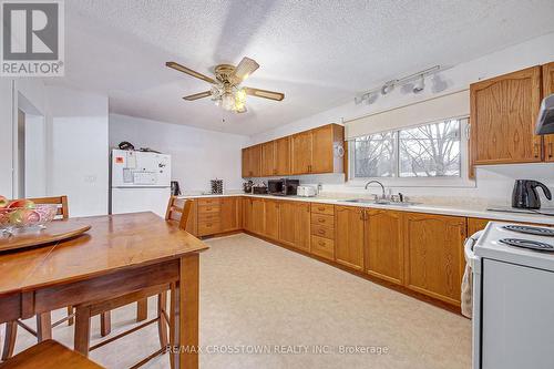 270 High St, Georgian Bay, ON - Indoor Photo Showing Kitchen With Double Sink