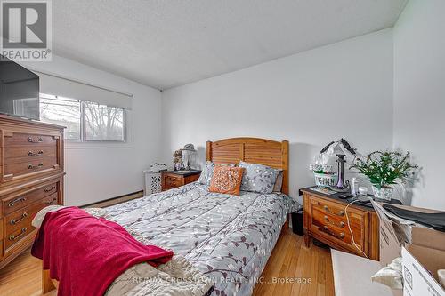 270 High St, Georgian Bay, ON - Indoor Photo Showing Bedroom