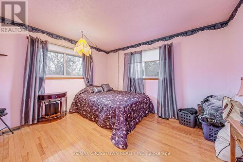 270 High St, Georgian Bay, ON - Indoor Photo Showing Bedroom