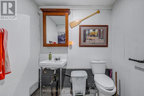 270 High St, Georgian Bay, ON - Indoor Photo Showing Bathroom