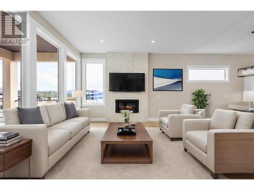 2547 Pinnacle Ridge Drive, West Kelowna, BC - Indoor Photo Showing Living Room With Fireplace