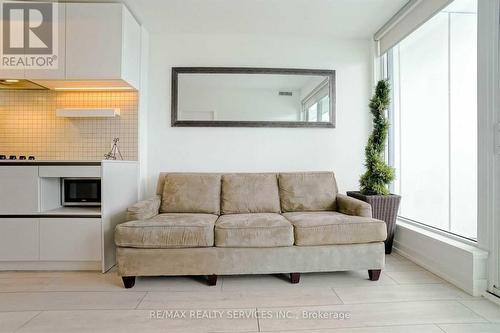 #1108 -5 Buttermill Ave, Vaughan, ON - Indoor Photo Showing Living Room