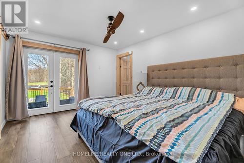 4055 Glen Cedar Drive E, Ramara, ON - Indoor Photo Showing Bedroom
