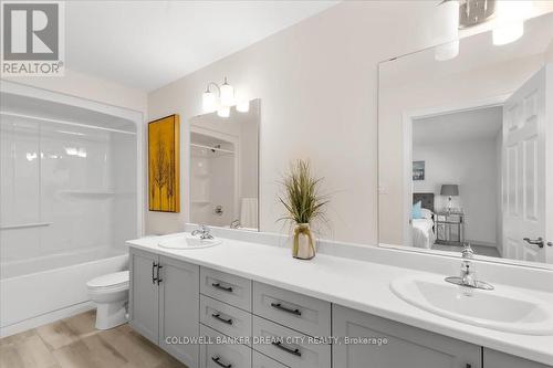 19 Nipigon St, Belleville, ON - Indoor Photo Showing Bathroom
