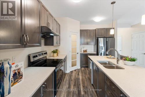 19 Nipigon St, Belleville, ON - Indoor Photo Showing Kitchen With Double Sink With Upgraded Kitchen