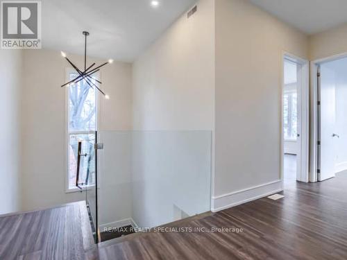 290 North Shore Boulevard E, Burlington, ON - Indoor Photo Showing Other Room