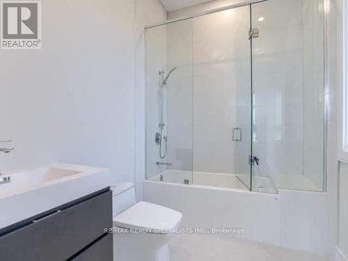 290 North Shore Boulevard E, Burlington, ON - Indoor Photo Showing Bathroom