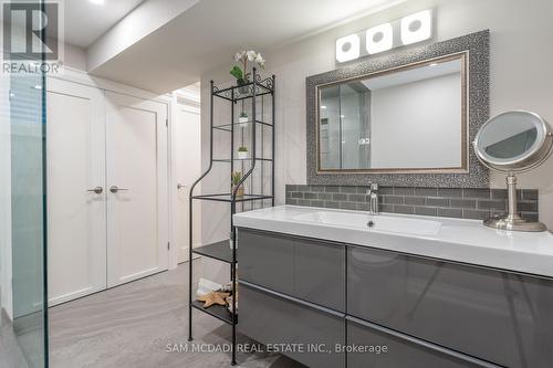 3556 Silverplains Dr, Mississauga, ON - Indoor Photo Showing Bathroom