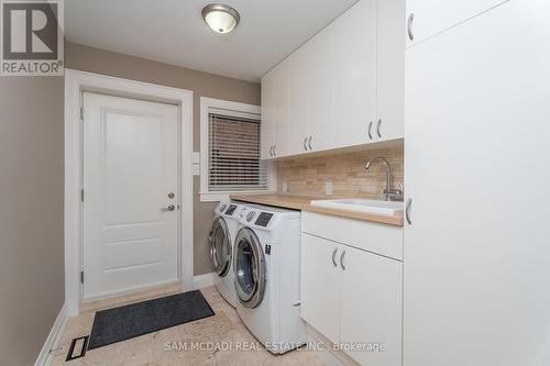 3556 Silverplains Dr, Mississauga, ON - Indoor Photo Showing Laundry Room