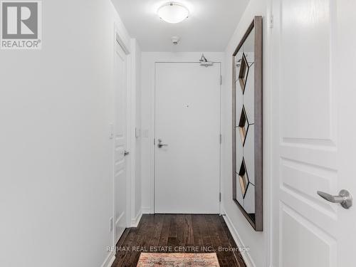 #806 -15 Legion Rd, Toronto, ON - Indoor Photo Showing Other Room