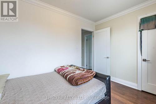 277 Centre Street N, Brampton, ON - Indoor Photo Showing Bedroom