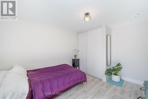 21 Courtleigh Sq, Brampton, ON - Indoor Photo Showing Bedroom