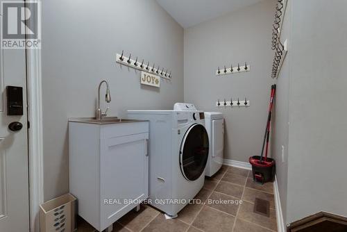 3277 Paul Henderson Drive, Mississauga, ON - Indoor Photo Showing Laundry Room