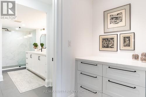 #405 -2545 Bloor St W, Toronto, ON - Indoor Photo Showing Bathroom