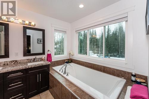 5433 Chief Lake Road, Prince George, BC - Indoor Photo Showing Bathroom
