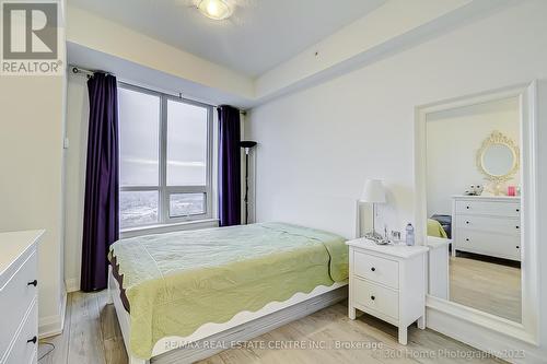 #Lph307 -7171 Yonge St, Markham, ON - Indoor Photo Showing Bedroom