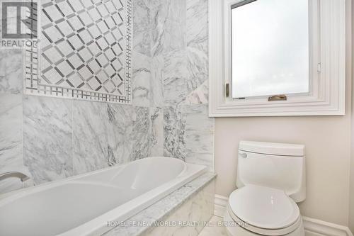 73 Stockdale Cres, Richmond Hill, ON - Indoor Photo Showing Bathroom