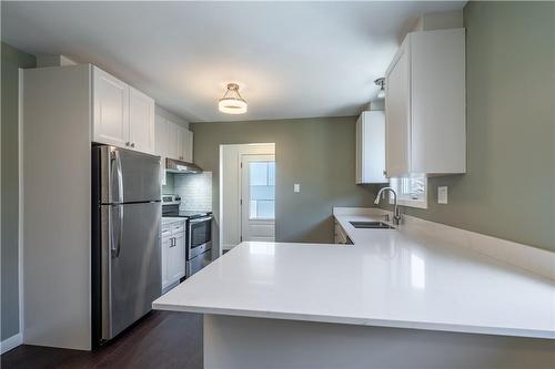 142 Marcella Crescent, Hamilton, ON - Indoor Photo Showing Kitchen With Double Sink