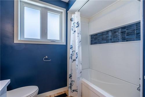 142 Marcella Crescent, Hamilton, ON - Indoor Photo Showing Bathroom