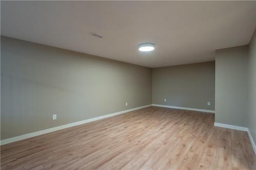 142 Marcella Crescent, Hamilton, ON - Indoor Photo Showing Other Room