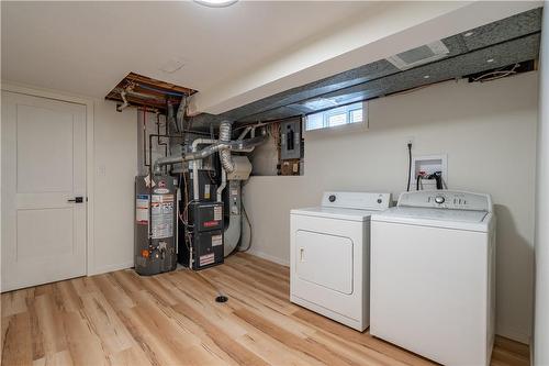 142 Marcella Crescent, Hamilton, ON - Indoor Photo Showing Laundry Room