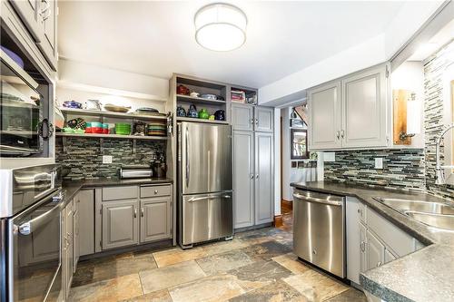 Kitchen - 627 Bayshore Boulevard, Burlington, ON - Indoor Photo Showing Kitchen With Double Sink
