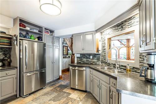 Kitchen - 627 Bayshore Boulevard, Burlington, ON - Indoor Photo Showing Kitchen With Double Sink